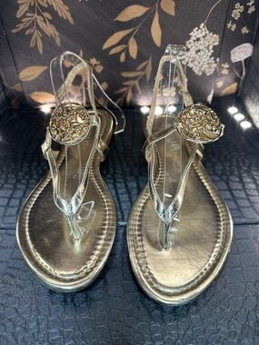 Divans Gold Women's T-Strap Sandals - Metallic Slingback